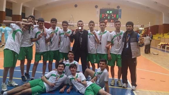 Çumra Mesleki ve Teknik Anadolu Lisesi Erkek Voleybol Takımı Konya Şampiyonu
